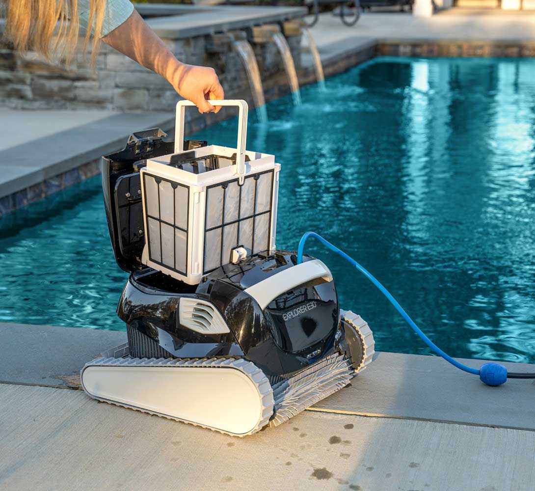Dolphin Explorer E30 WiFi Pool Robot